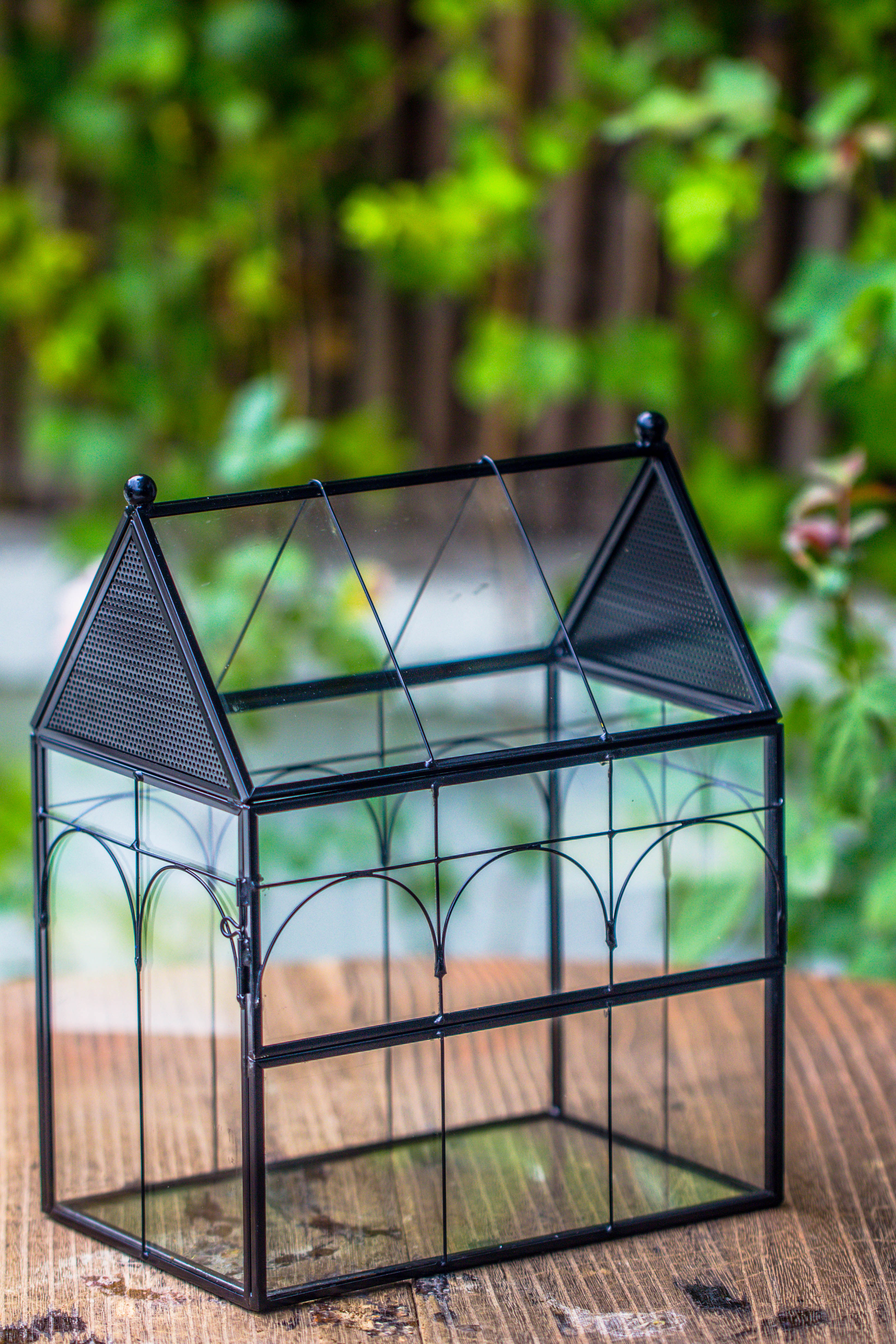 NCYP Vintage House Shape Tin and Glass Geometric Terrarium, with side door, with Mesh / vent holes for small Insects Pet building set - NCYPgarden